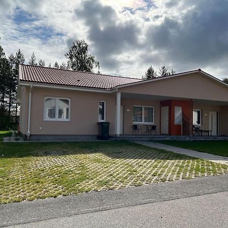 Vila Beautiful Terraced House With Private Parking Sandviken Exteriér fotografie